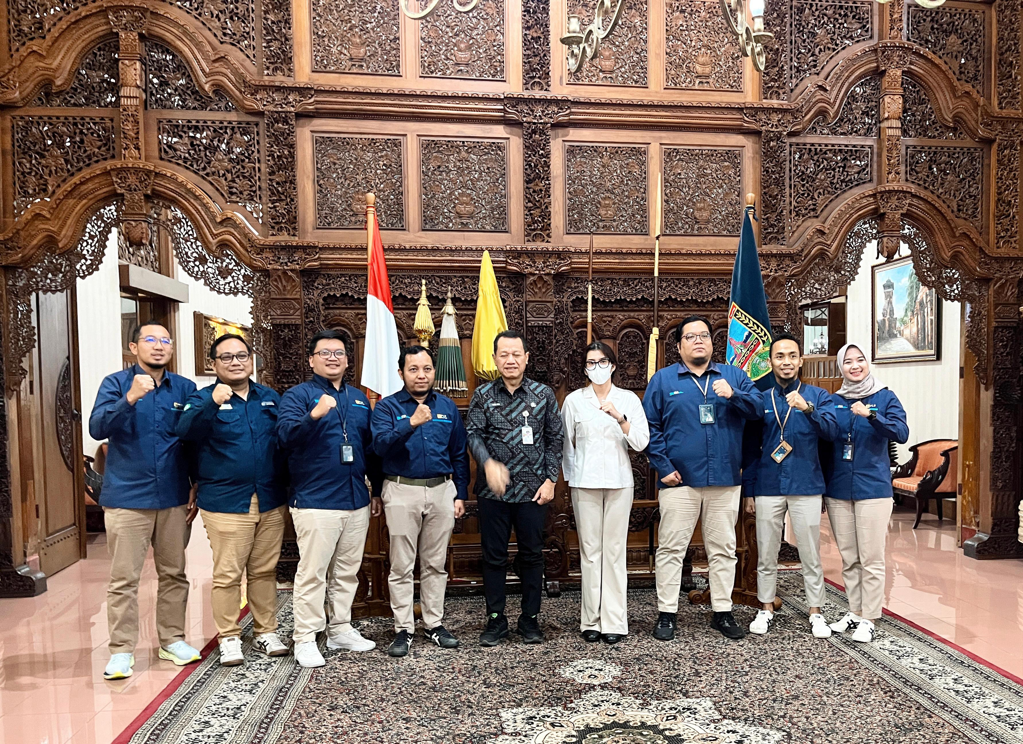 gambar berita